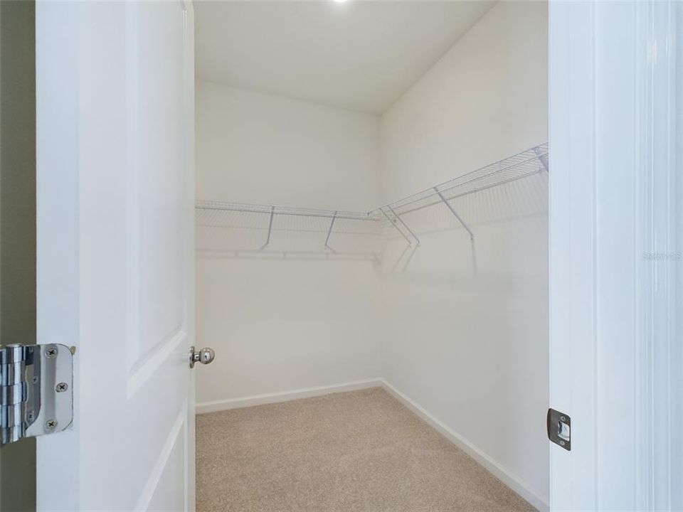 For Rent: $2,200 (4 beds, 3 baths, 2039 Square Feet)