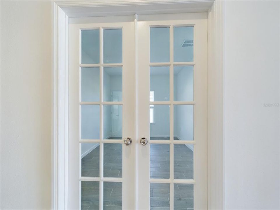 For Rent: $2,200 (4 beds, 3 baths, 2039 Square Feet)