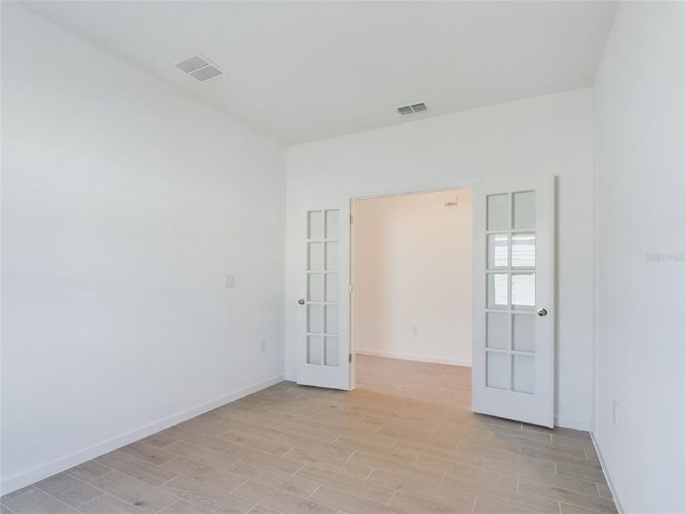 For Rent: $2,200 (4 beds, 3 baths, 2039 Square Feet)