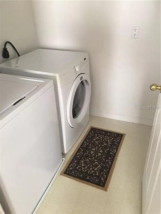 For Rent: $2,400 (3 beds, 2 baths, 1592 Square Feet)