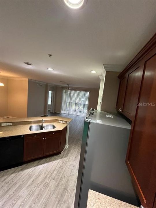 For Rent: $2,400 (3 beds, 2 baths, 1592 Square Feet)