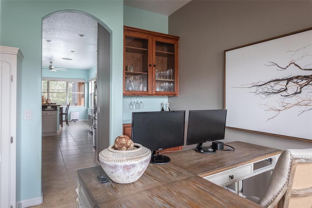 На продажу: $695,000 (4 спален, 3 ванн, 3128 Квадратных фут)