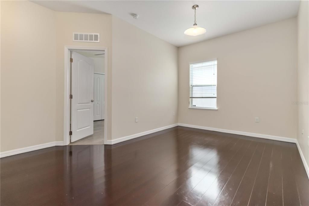 待售: $365,000 (3 贝兹, 2 浴室, 1980 平方英尺)