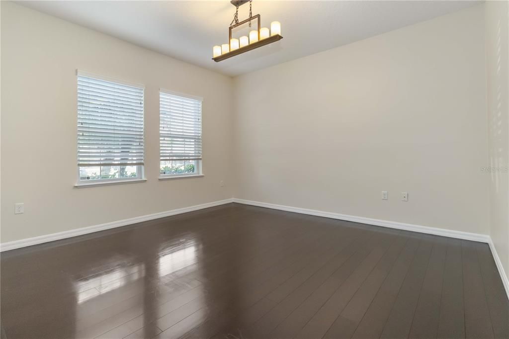 待售: $365,000 (3 贝兹, 2 浴室, 1980 平方英尺)