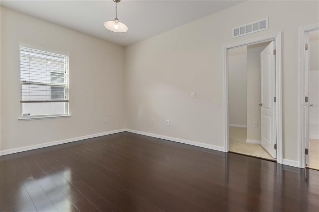 待售: $365,000 (3 贝兹, 2 浴室, 1980 平方英尺)