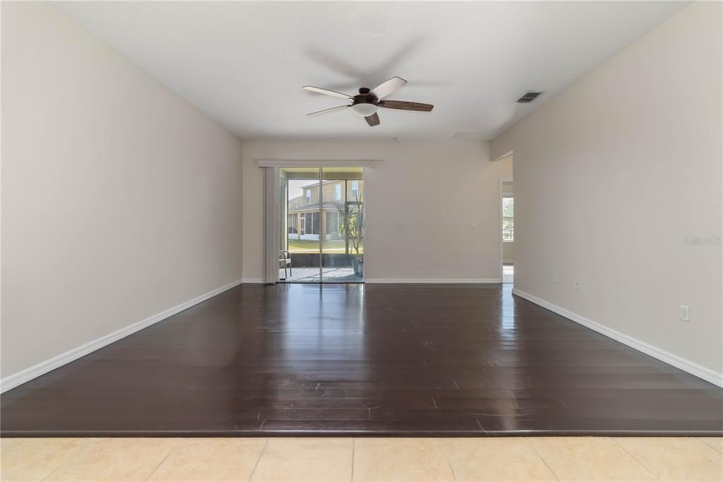 待售: $365,000 (3 贝兹, 2 浴室, 1980 平方英尺)