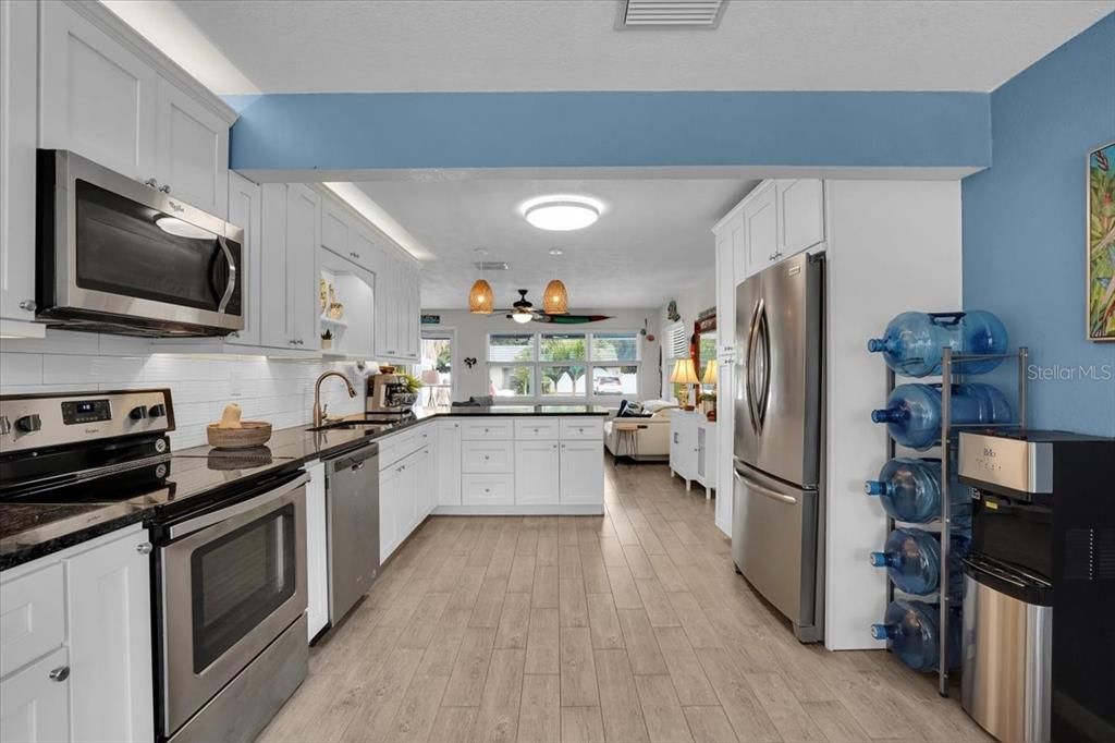 待售: $550,000 (3 贝兹, 2 浴室, 1216 平方英尺)