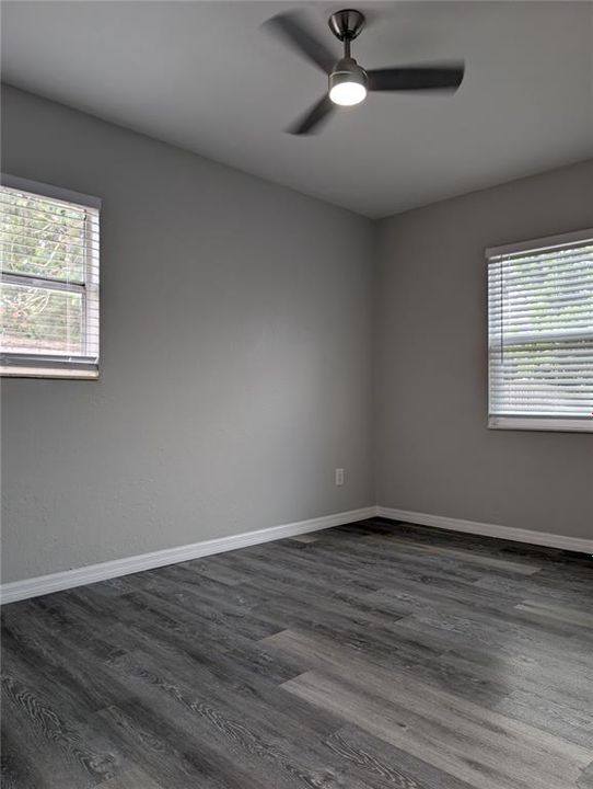 待售: $349,000 (3 贝兹, 1 浴室, 1295 平方英尺)