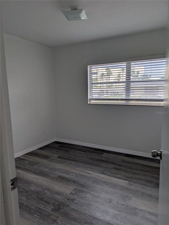 待售: $349,000 (3 贝兹, 1 浴室, 1295 平方英尺)