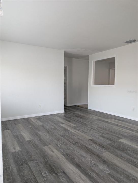 待售: $349,000 (3 贝兹, 1 浴室, 1295 平方英尺)