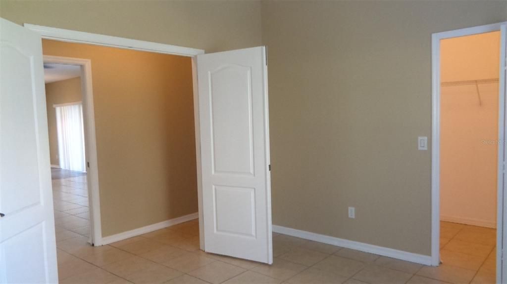 出租: $2,550 (5 贝兹, 2 浴室, 2732 平方英尺)