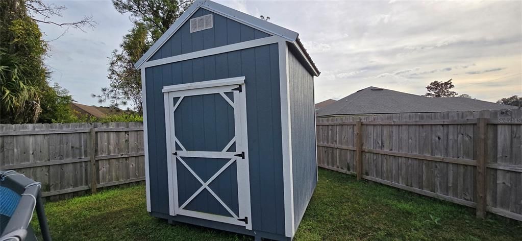 For Sale: $299,999 (3 beds, 2 baths, 1352 Square Feet)