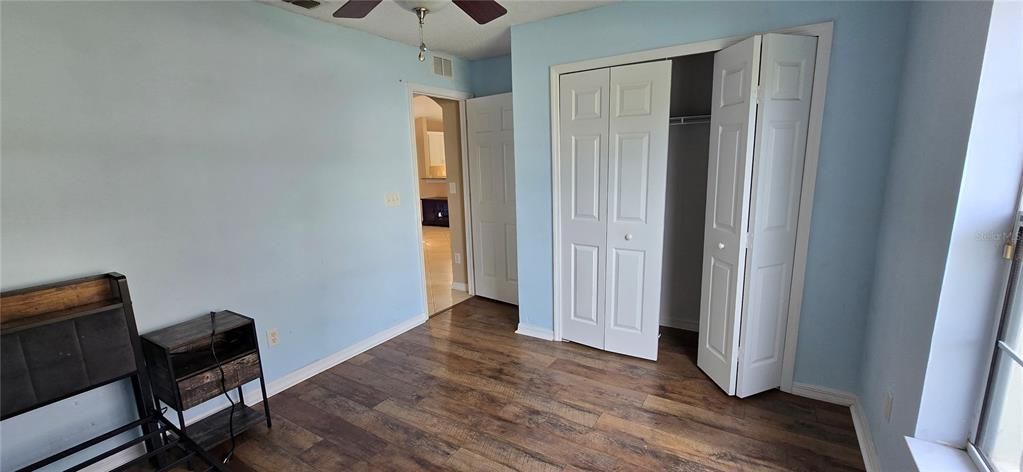 For Sale: $299,999 (3 beds, 2 baths, 1352 Square Feet)