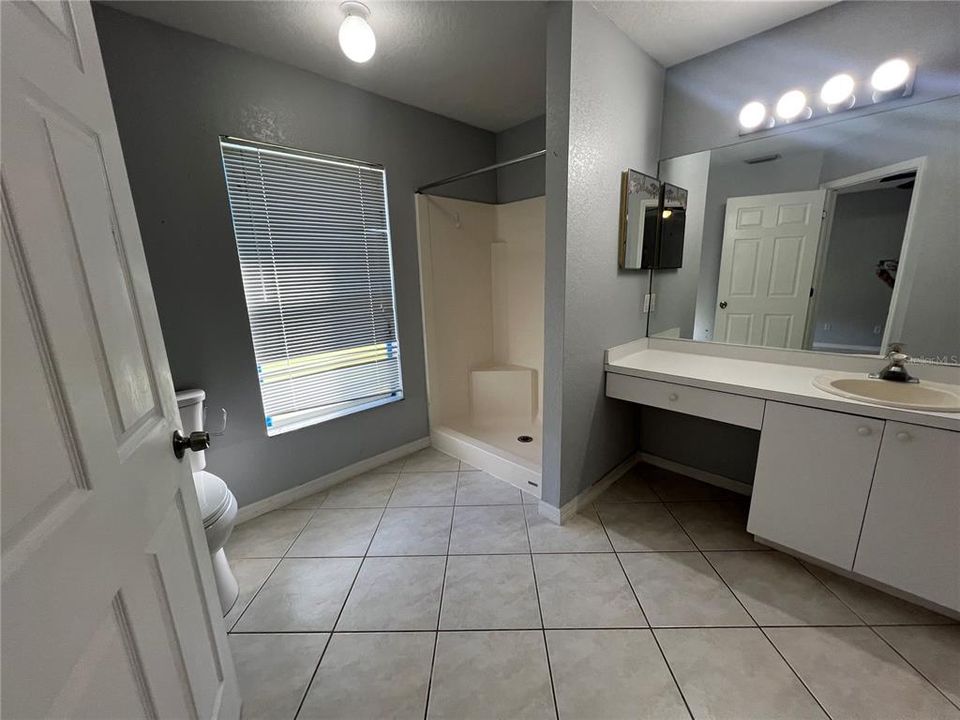 В аренду: $2,000 (3 спален, 2 ванн, 2040 Квадратных фут)