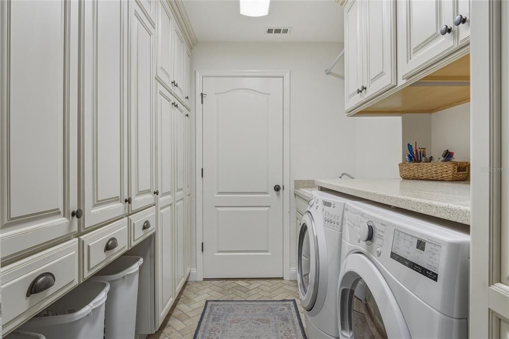 For Sale: $1,025,000 (4 beds, 3 baths, 2971 Square Feet)