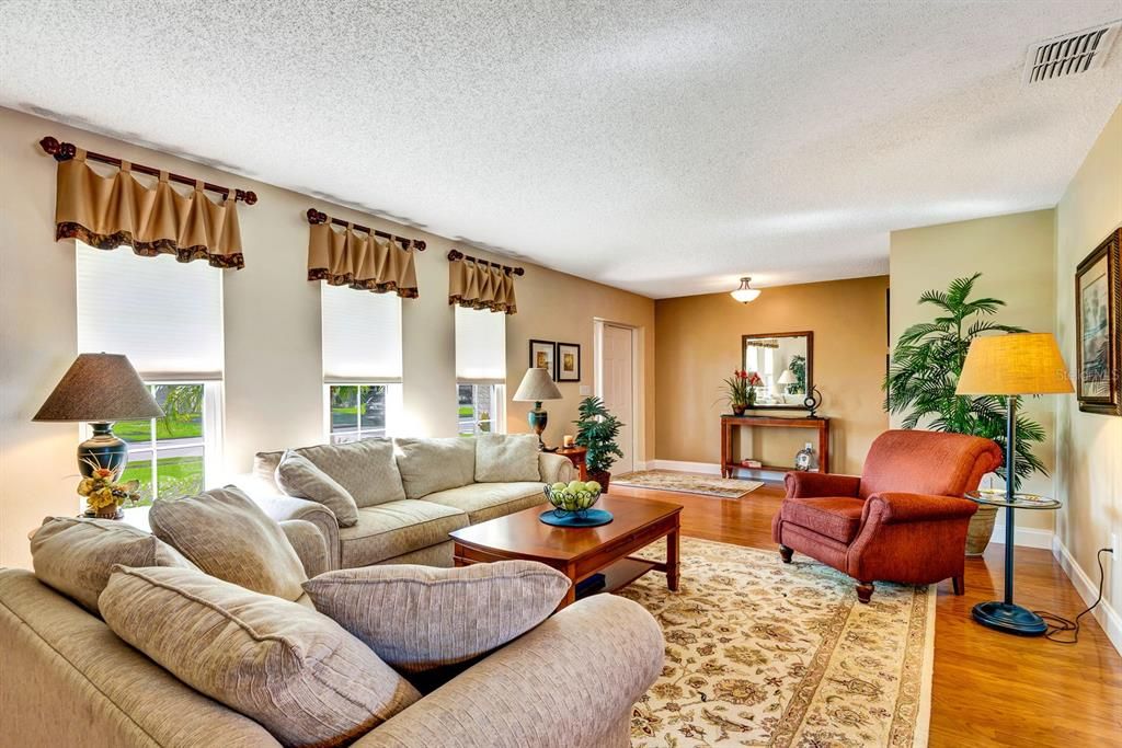 En Venta: $625,000 (3 camas, 2 baños, 1799 Pies cuadrados)