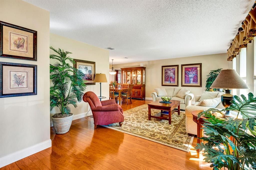 En Venta: $625,000 (3 camas, 2 baños, 1799 Pies cuadrados)