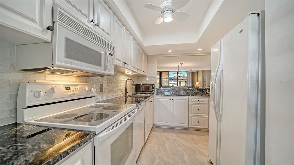 For Sale: $750,000 (2 beds, 2 baths, 1303 Square Feet)