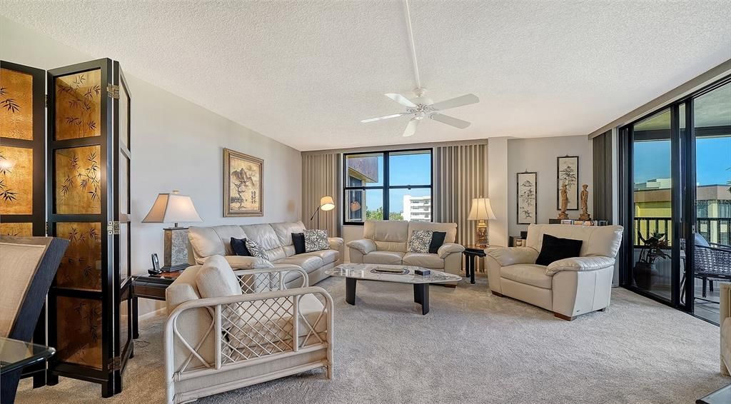 For Sale: $750,000 (2 beds, 2 baths, 1303 Square Feet)