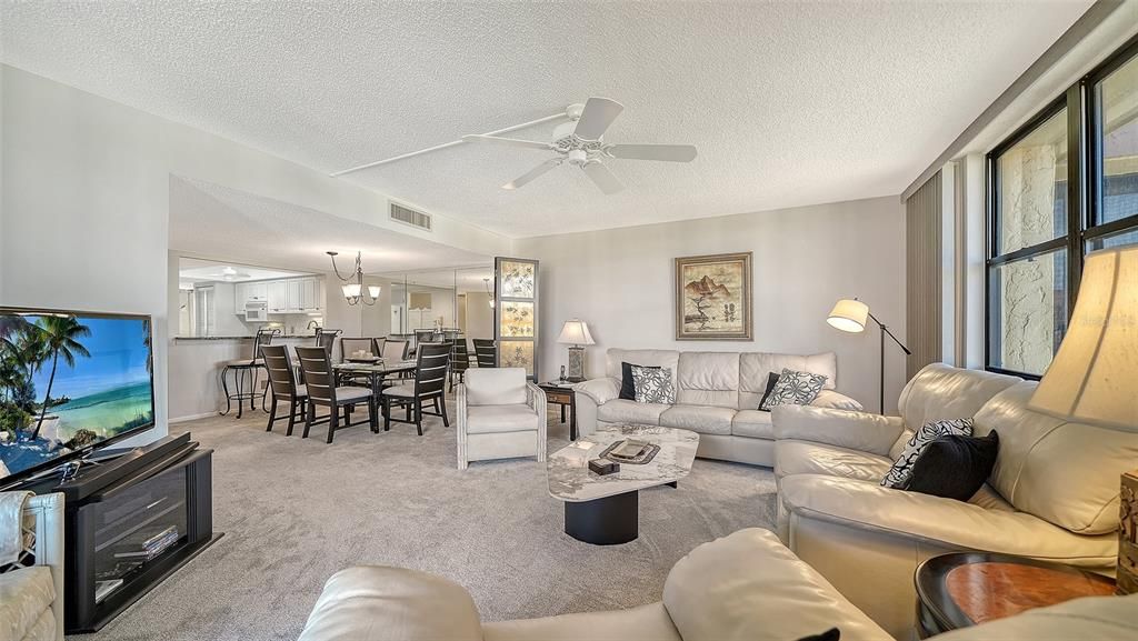 For Sale: $750,000 (2 beds, 2 baths, 1303 Square Feet)