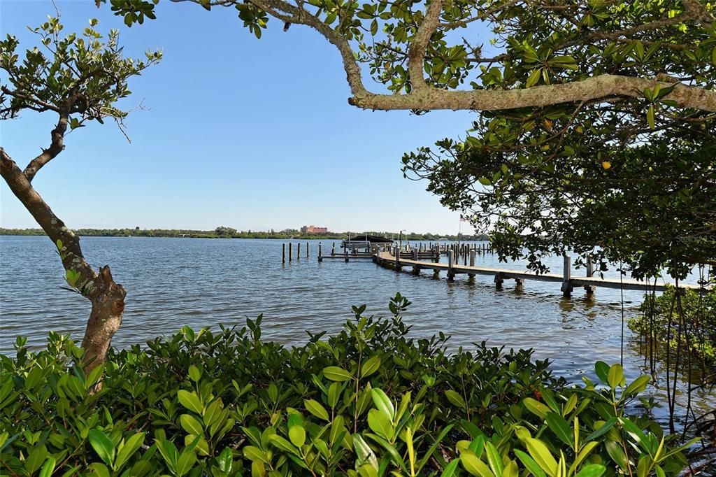 For Sale: $750,000 (2 beds, 2 baths, 1303 Square Feet)