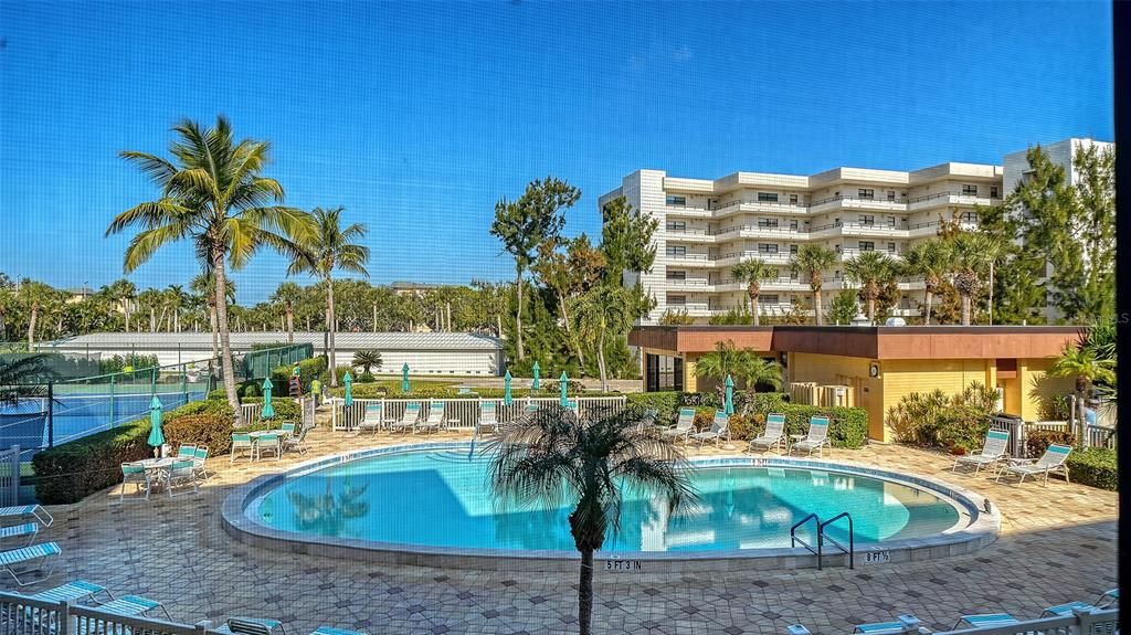 For Sale: $750,000 (2 beds, 2 baths, 1303 Square Feet)