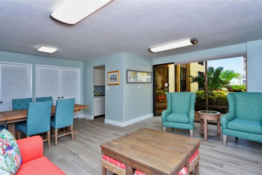 For Sale: $750,000 (2 beds, 2 baths, 1303 Square Feet)