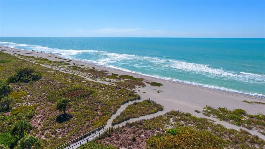 For Sale: $750,000 (2 beds, 2 baths, 1303 Square Feet)