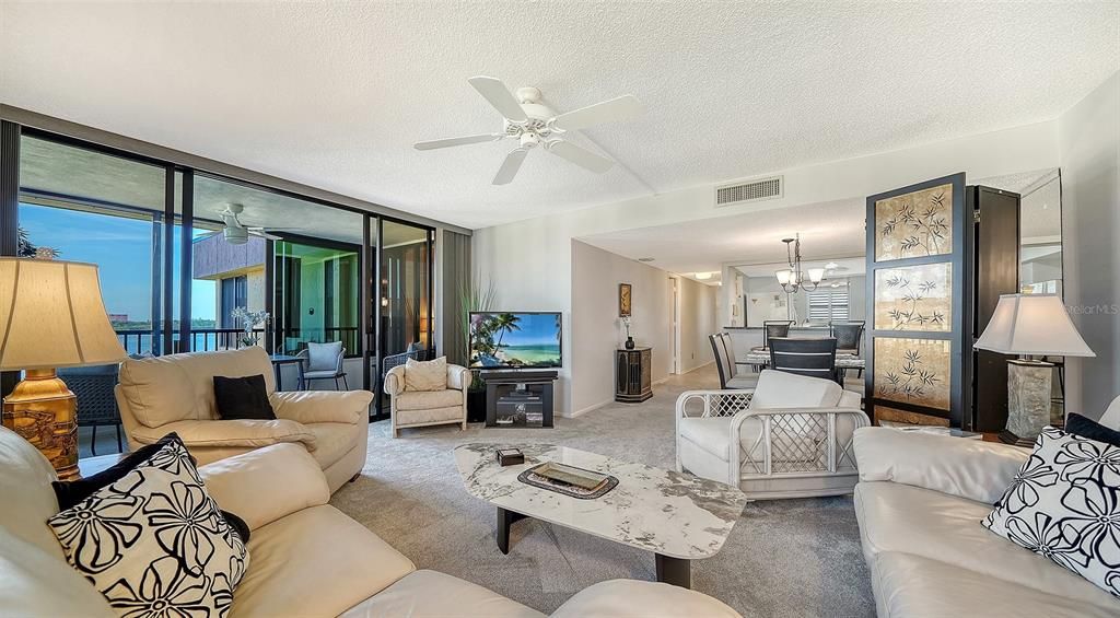 For Sale: $750,000 (2 beds, 2 baths, 1303 Square Feet)