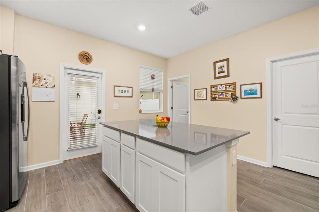 待售: $415,000 (3 贝兹, 2 浴室, 1636 平方英尺)