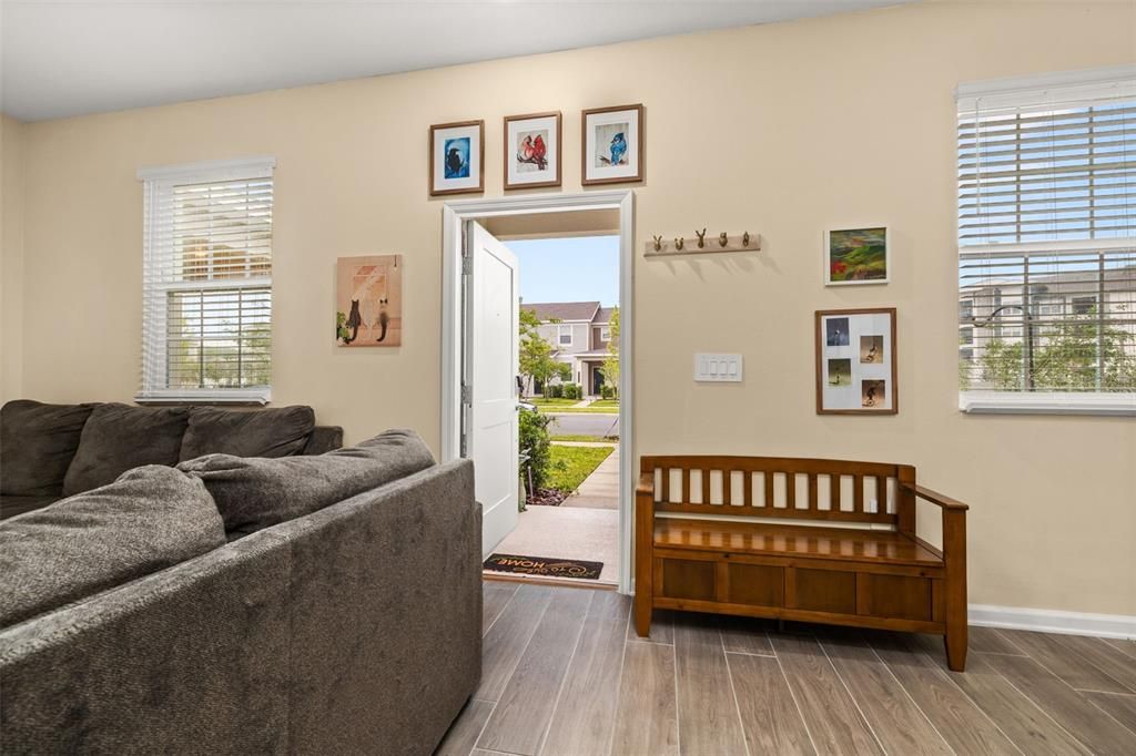 待售: $415,000 (3 贝兹, 2 浴室, 1636 平方英尺)