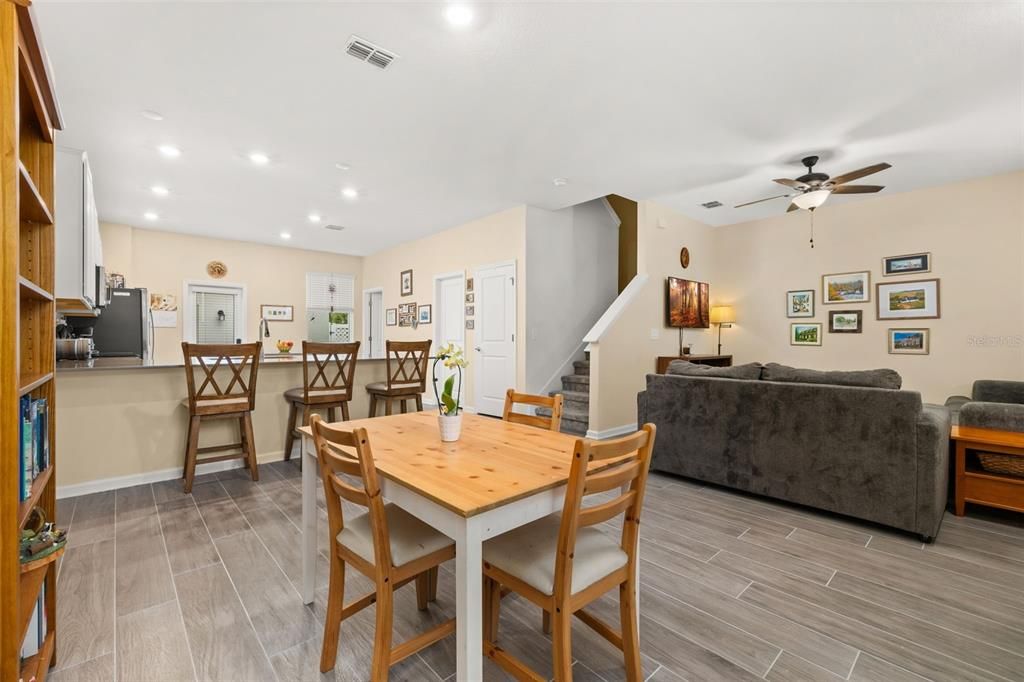 待售: $415,000 (3 贝兹, 2 浴室, 1636 平方英尺)