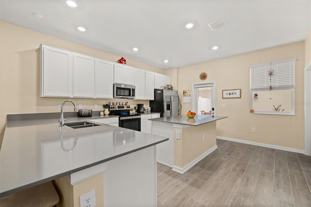 待售: $415,000 (3 贝兹, 2 浴室, 1636 平方英尺)