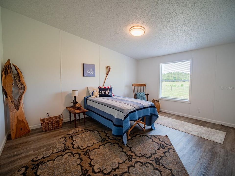 На продажу: $359,900 (4 спален, 2 ванн, 2432 Квадратных фут)