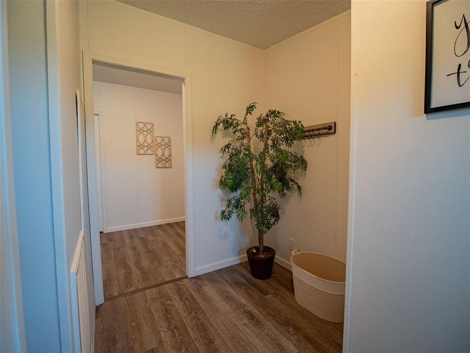 На продажу: $359,900 (4 спален, 2 ванн, 2432 Квадратных фут)