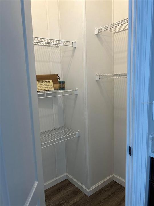 На продажу: $359,900 (4 спален, 2 ванн, 2432 Квадратных фут)