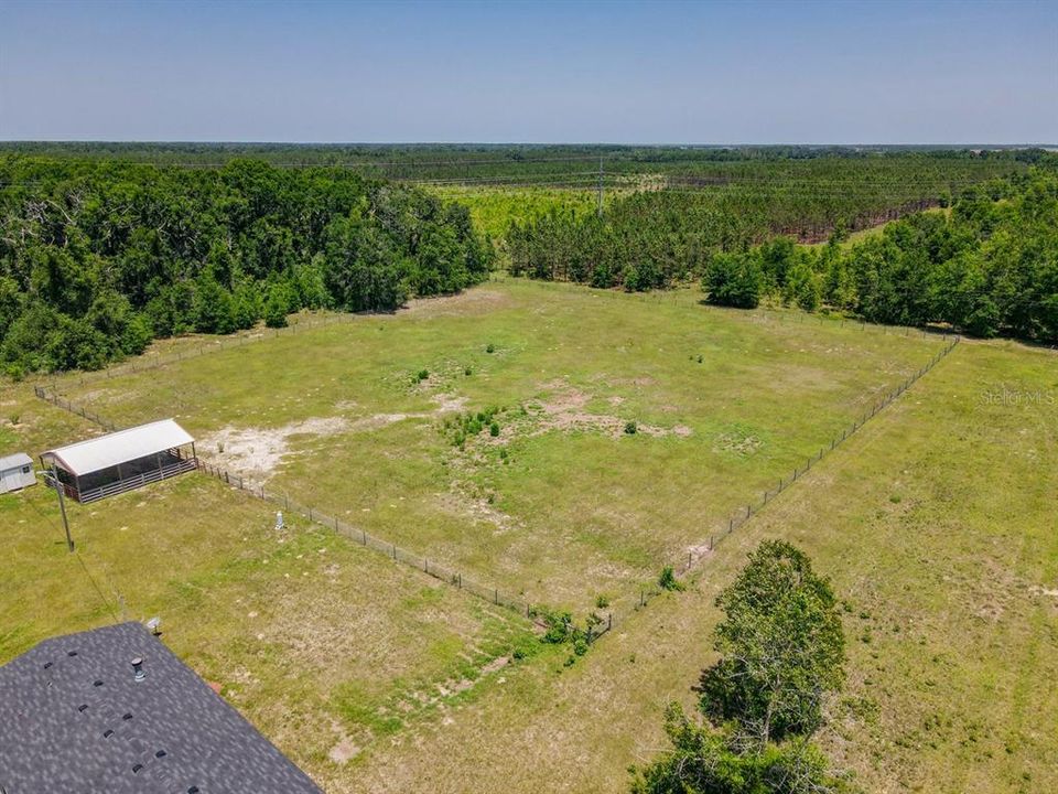 На продажу: $359,900 (4 спален, 2 ванн, 2432 Квадратных фут)