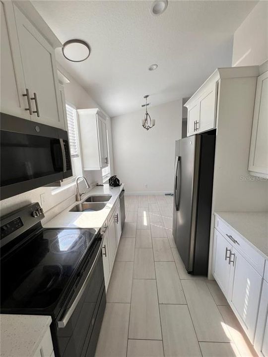 出租: $1,850 (3 贝兹, 2 浴室, 1170 平方英尺)