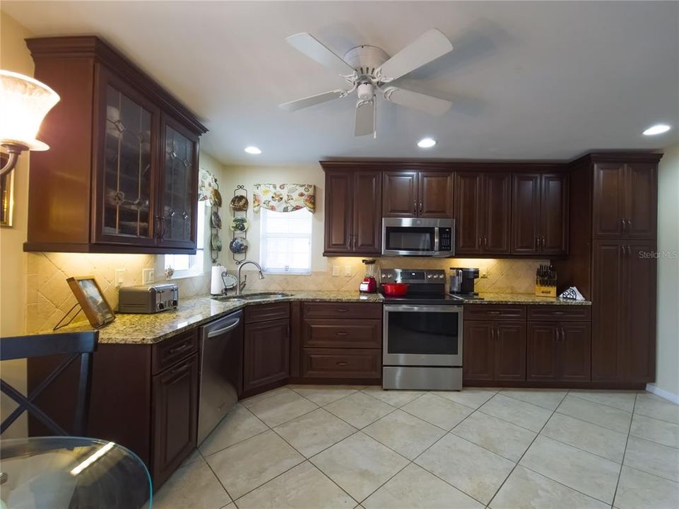 For Sale: $448,000 (3 beds, 2 baths, 1832 Square Feet)