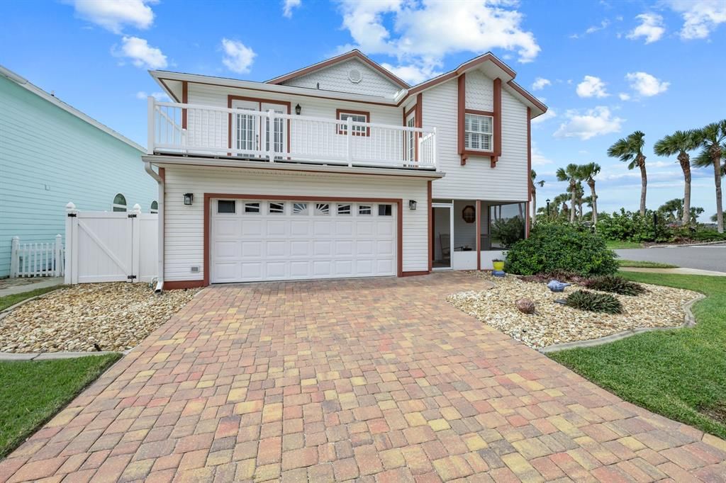 For Sale: $799,900 (4 beds, 2 baths, 2246 Square Feet)