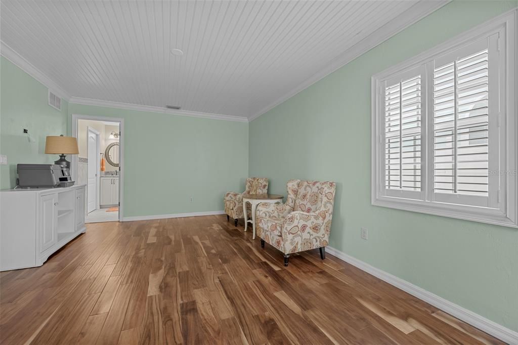 For Sale: $799,900 (4 beds, 2 baths, 2246 Square Feet)