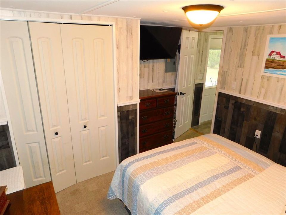 待售: $128,800 (2 贝兹, 1 浴室, 832 平方英尺)