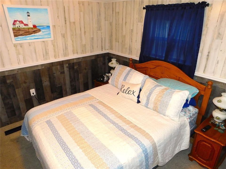 待售: $128,800 (2 贝兹, 1 浴室, 832 平方英尺)