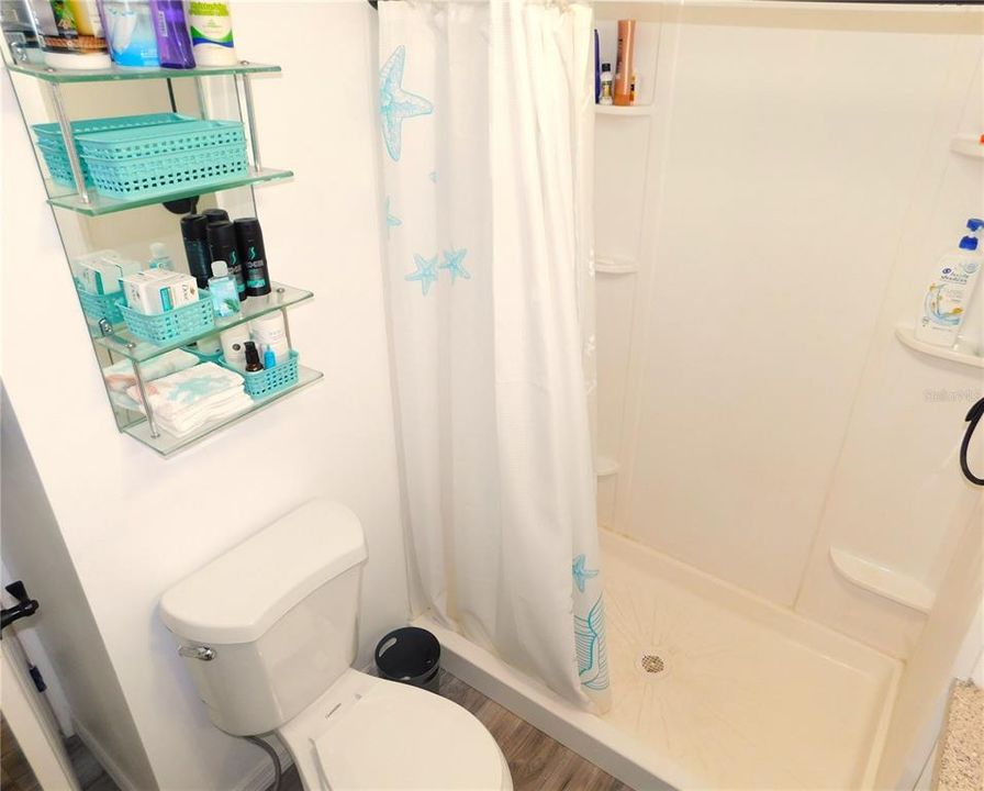 待售: $128,800 (2 贝兹, 1 浴室, 832 平方英尺)