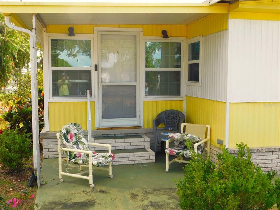 待售: $128,800 (2 贝兹, 1 浴室, 832 平方英尺)