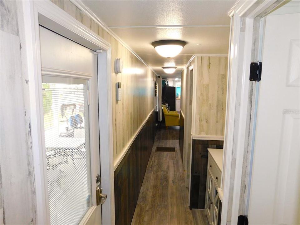 待售: $128,800 (2 贝兹, 1 浴室, 832 平方英尺)