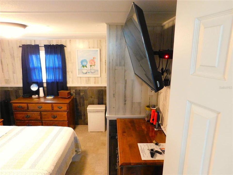 待售: $128,800 (2 贝兹, 1 浴室, 832 平方英尺)