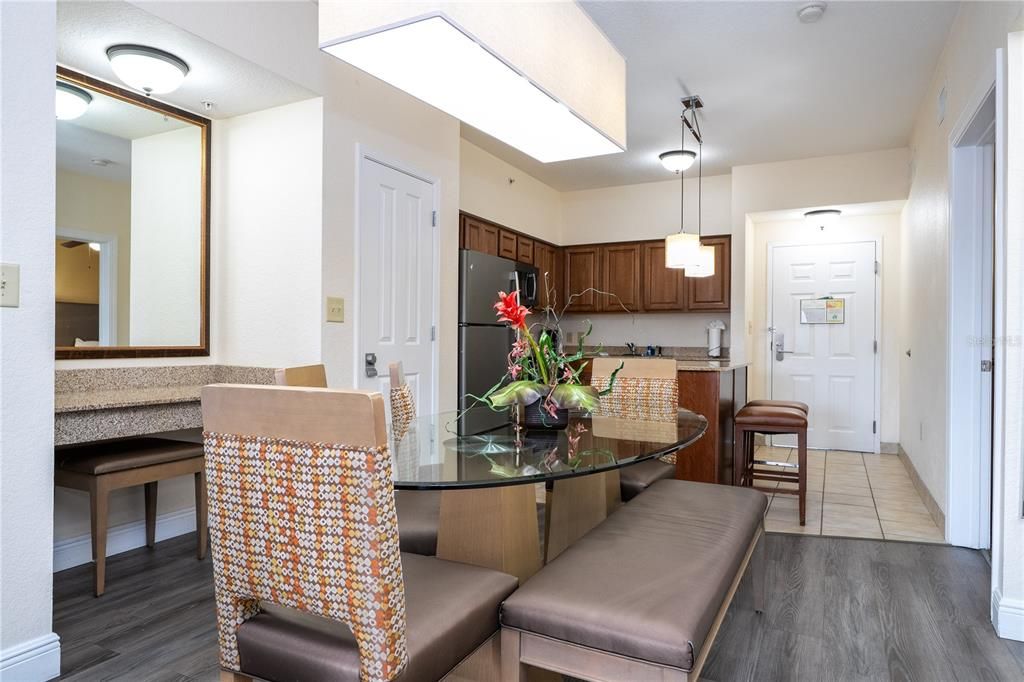 For Sale: $175,000 (2 beds, 2 baths, 957 Square Feet)