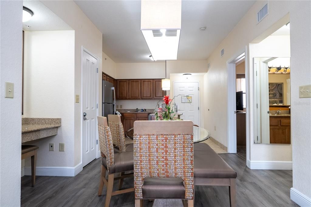 For Sale: $175,000 (2 beds, 2 baths, 957 Square Feet)