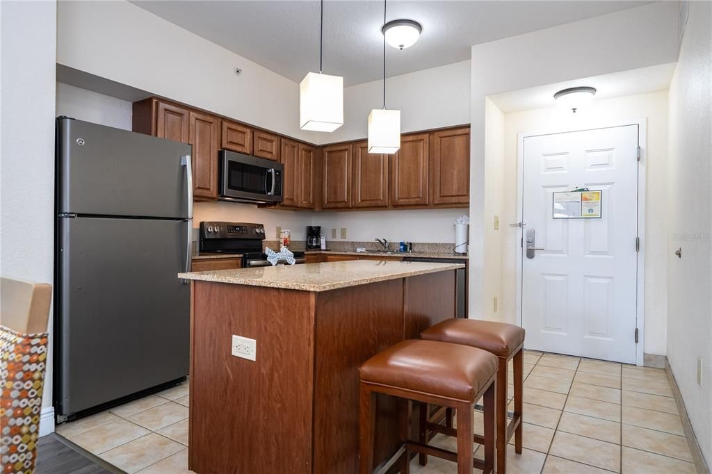 For Sale: $175,000 (2 beds, 2 baths, 957 Square Feet)